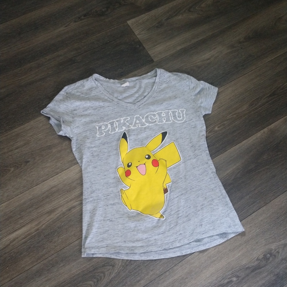 Super cute large Pikachu tee shirt - Picture 3 of 4
